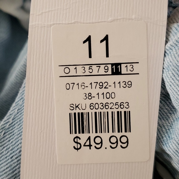 BRAND NEW Women Jeans Size 11 - Picture 6 of 8